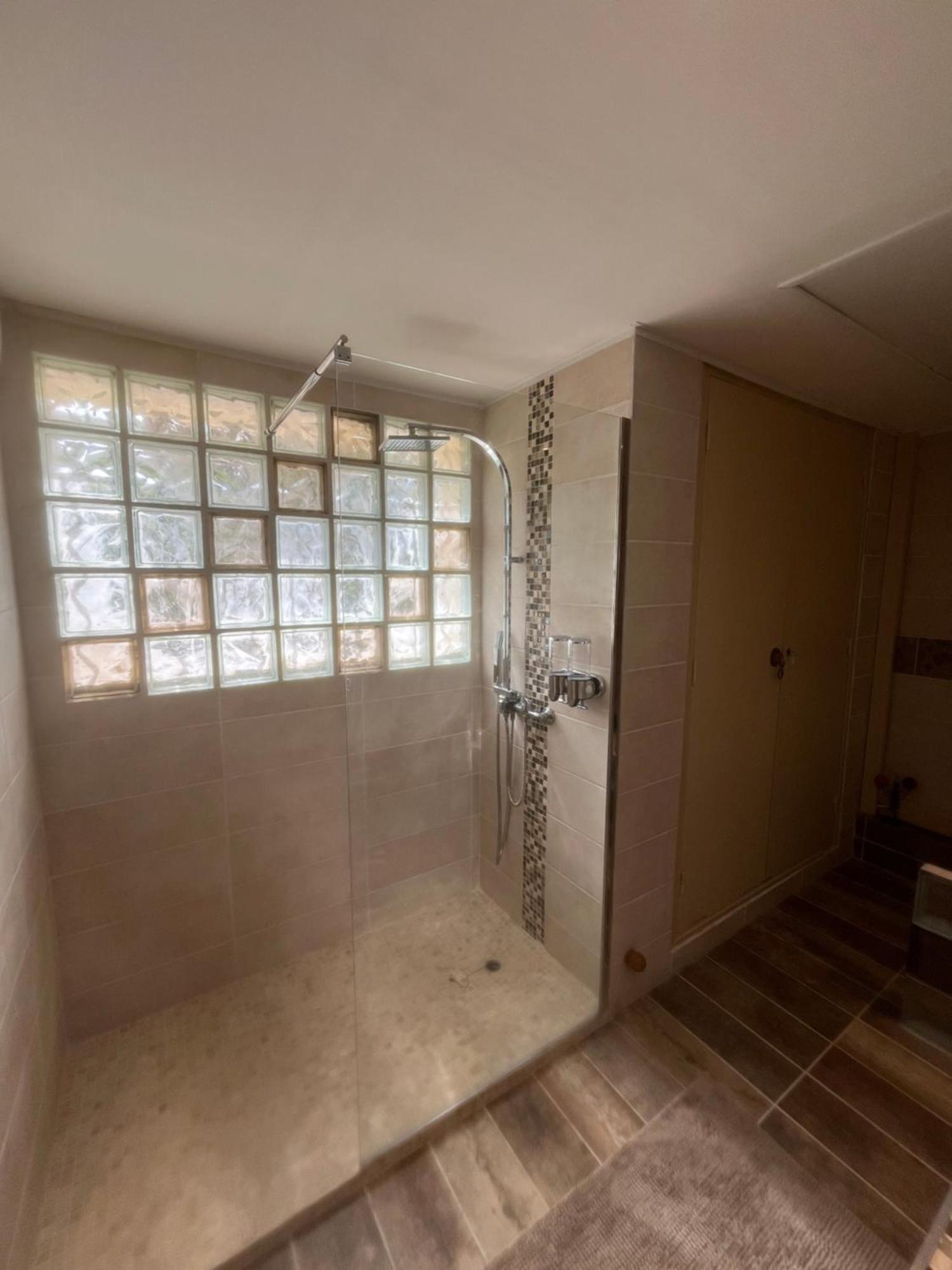 Chambre D'Hotes La Tour-dʼAigues Extérieur photo